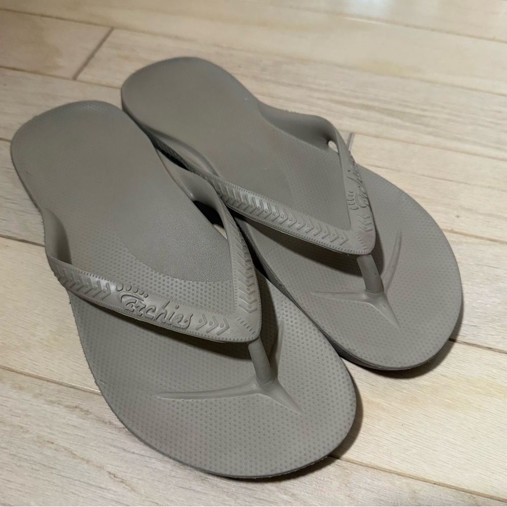Gray Archie’s slippers - Men 9, Women 10, lightly used